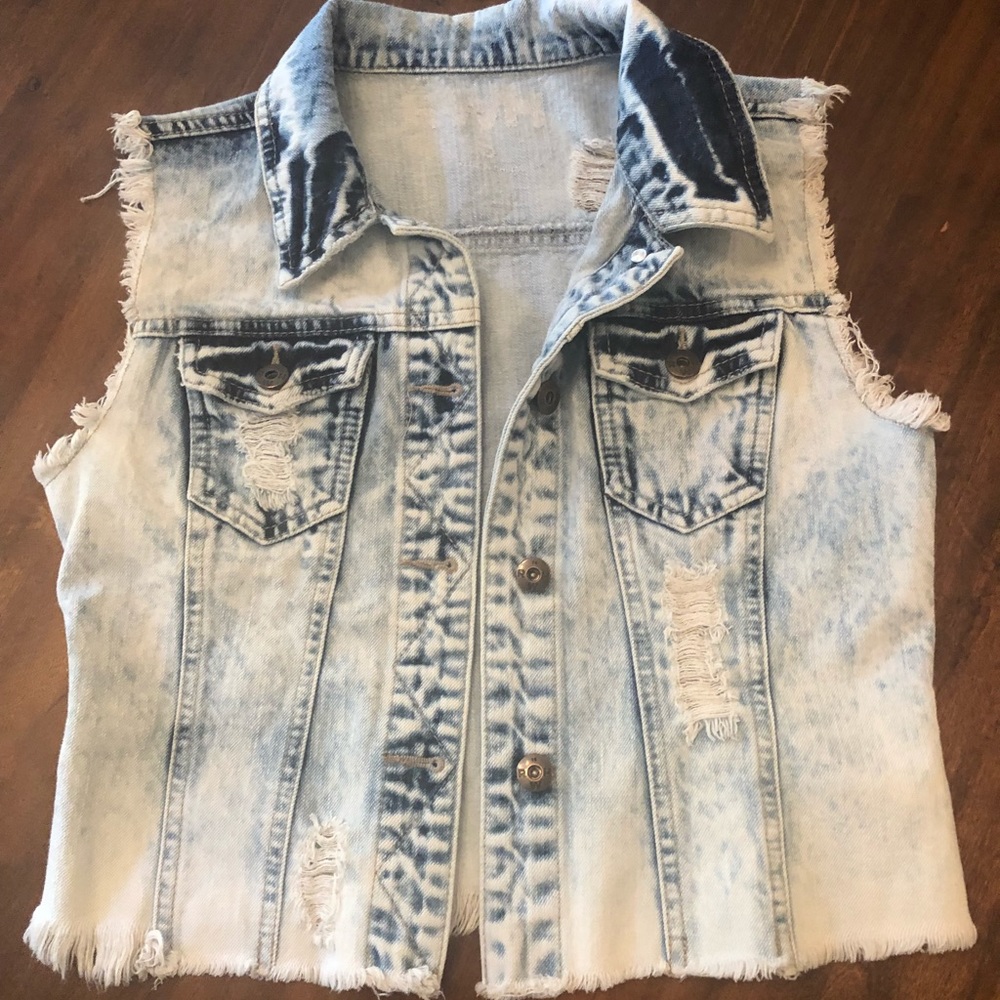 5/20 Distressed Denim Vest, Size Small